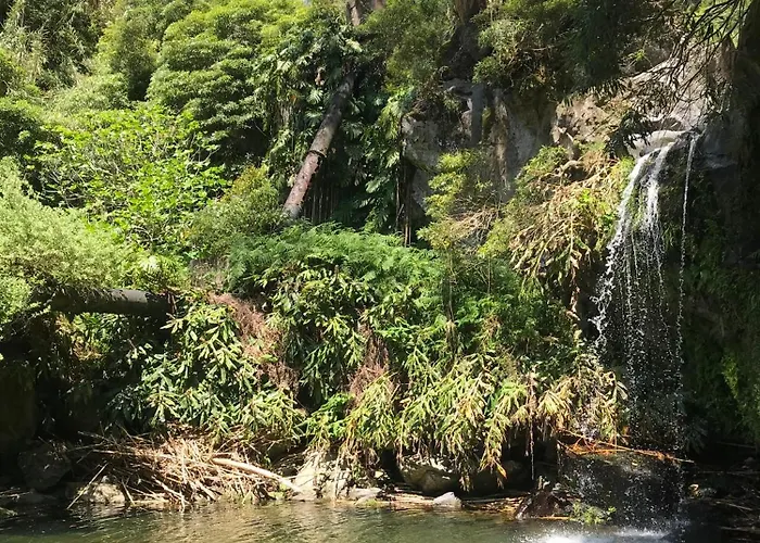 Casa Da Cascata Do Segredo * Vila Franca do Campo